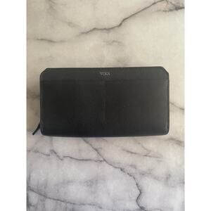 💰SOLD💰Tumi Camden Zip-Around Organizer, Wallet In Black Unused